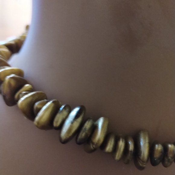 SALE: Earth-Toned Graduated Bead Necklace with Toggle Clasp - Picture 6 of 7